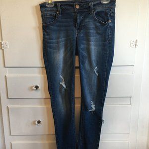 Jeans with Frayed Bottom and Light Rips
